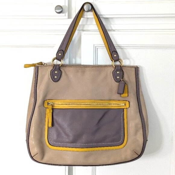 Coach Poppy Halie Cappuccino/Oyster Glam Shoulder Tote Bag - Picture 1 of 16
